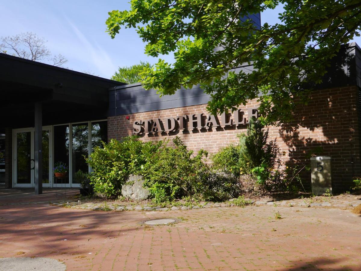 Hotel Stadthalle ユルツェン エクステリア 写真